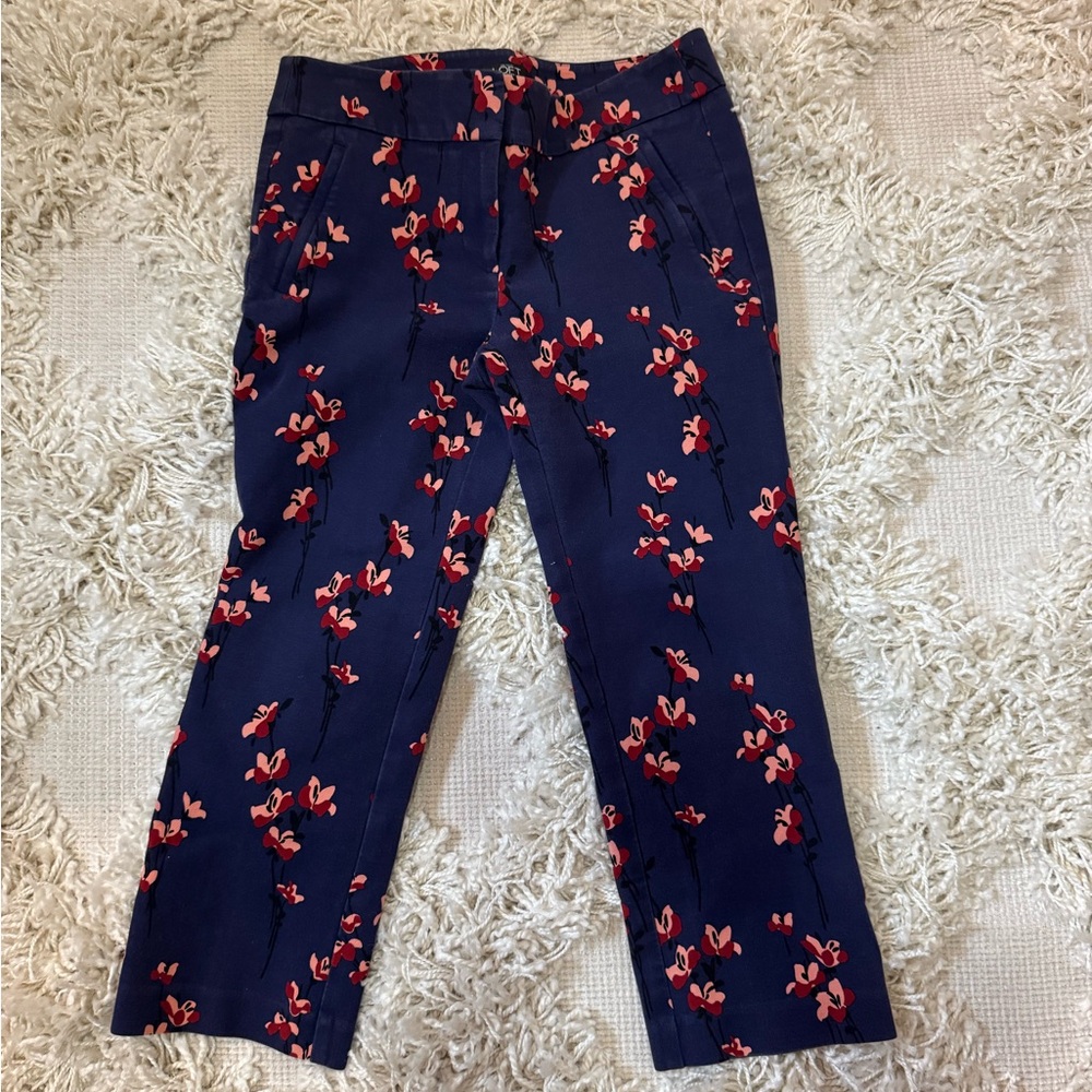 3/$30 FLASH SALE - LOFT Petite Navy Pants with Pink and Red Floral Print